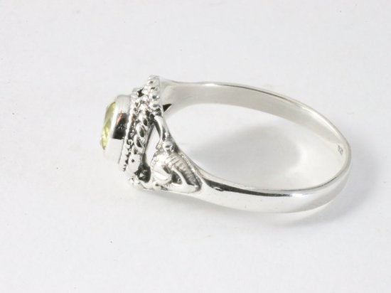 Fijne bewerkte zilveren ring met citrien afbeelding 2