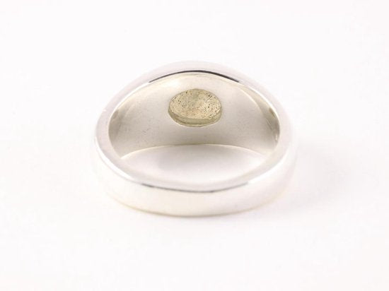 Hoogglans zilveren ring met labradoriet afbeelding 3