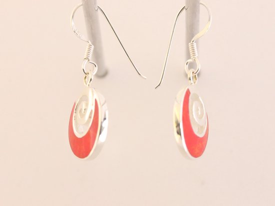 Fijne ronde zilveren oorbellen met rode koraal steen afbeelding 2