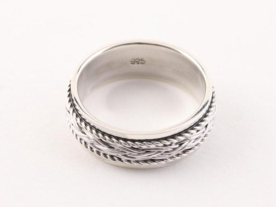Zilveren geluksring met vlechtmotief en kabelpatronen afbeelding 2