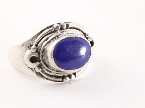 Bewerkte zilveren ring met lapis lazuli afbeelding 1