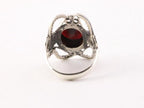 Opengewerkte zilveren ring met granaat afbeelding 4
