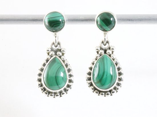 Bewerkte zilveren oorstekers met malachiet afbeelding 1