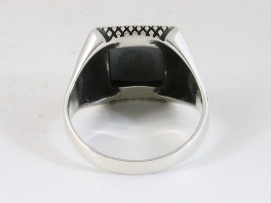 Bewerkte zilveren ring met gefacetteerde onyx afbeelding 3