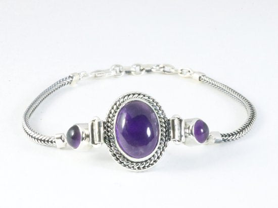 Bewerkte zilveren armband met amethist afbeelding 1