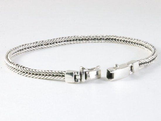 Zilveren armband met vossenstraat schakels en kliksluiting afbeelding 4