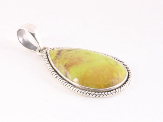 Bewerkte zilveren hanger met appelgroene turkoois afbeelding 2