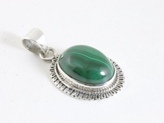 Fijne bewerkte ovale zilveren hanger met malachiet afbeelding 2