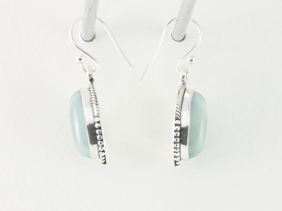 Bewerkte zilveren oorbellen met aqua chalcedoon afbeelding 2