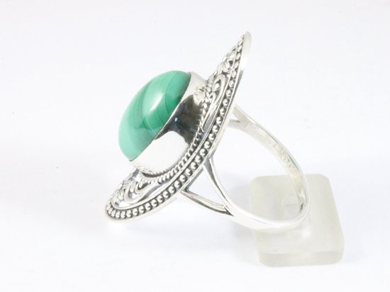 Langwerpige opengewerkte zilveren ring met malachiet afbeelding 2