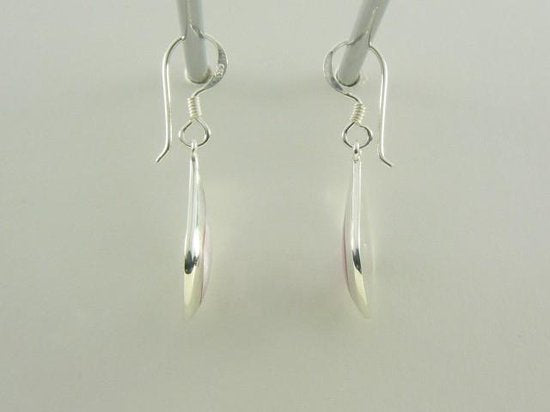 Zilveren druppelvormige oorbellen met roze parelmoer afbeelding 3