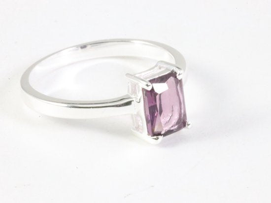 Fijne hoogglans zilveren ring met amethist afbeelding 1