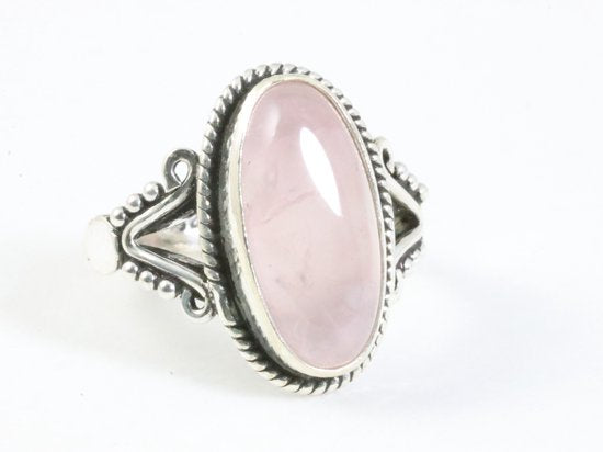 Bewerkte zilveren ring met rozenkwarts afbeelding 1