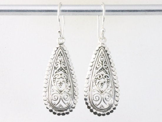 Traditionele zilveren filigrein oorbellen afbeelding 4
