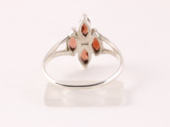 Fijne zilveren ring met granaat afbeelding 3