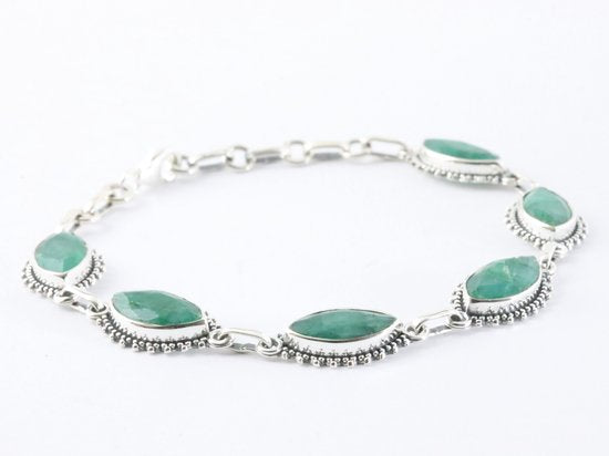 Bewerkte zilveren armband met smaragd afbeelding 2