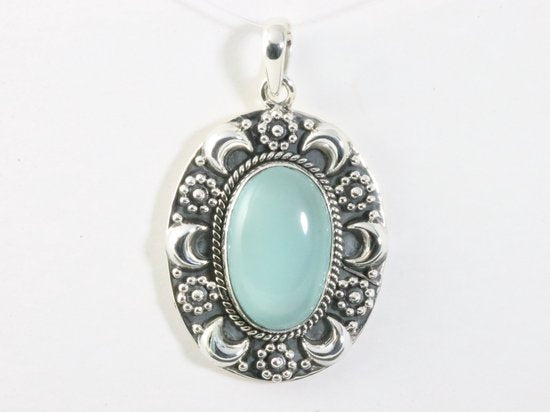 Grote bewerkte zilveren hanger met aqua chalcedoon afbeelding 4