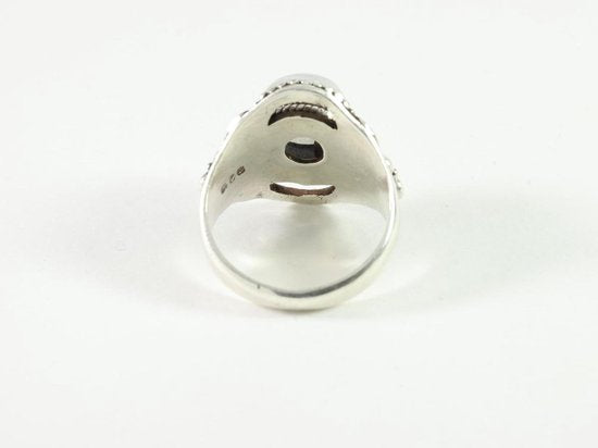 Opengewerkte zilveren ring met regenboog maansteen afbeelding 3