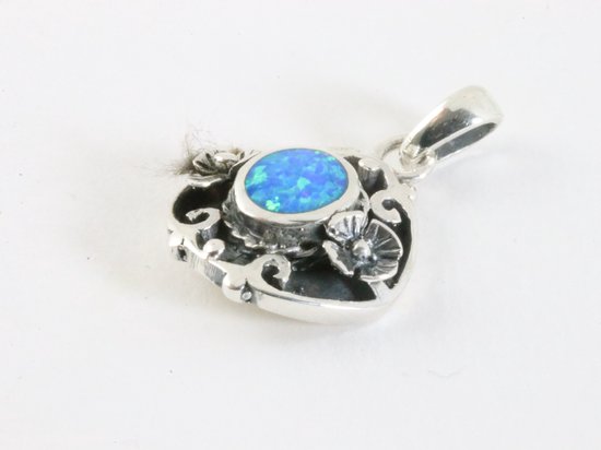 Bewerkte zilveren hanger met Australische opaal aan ketting afbeelding 2