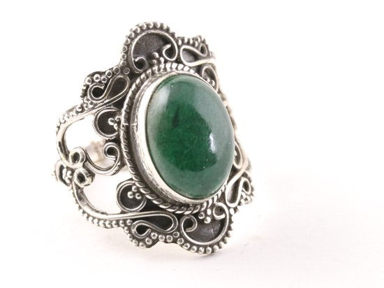 Bewerkte zilveren ring met jade afbeelding 1