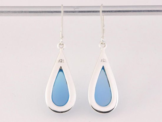 Druppelvormige zilveren oorbellen met blauwe agaat afbeelding 3