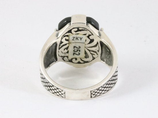 Zware bewerkte zilveren ring met onyx afbeelding 3