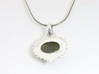 Bewerkte zilveren hanger met labradoriet aan ketting afbeelding 3