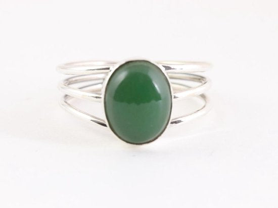 Opengewerkte zilveren ring met jade afbeelding 4