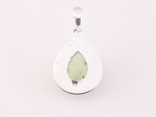Bewerkte druppelvormige zilveren hanger met prehniet afbeelding 3