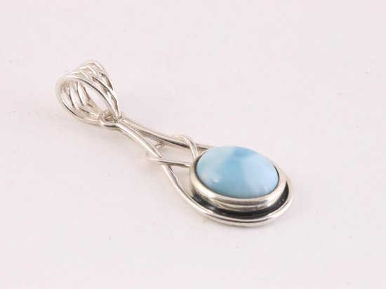 Opengewerkte zilveren hanger met larimar aan ketting afbeelding 2