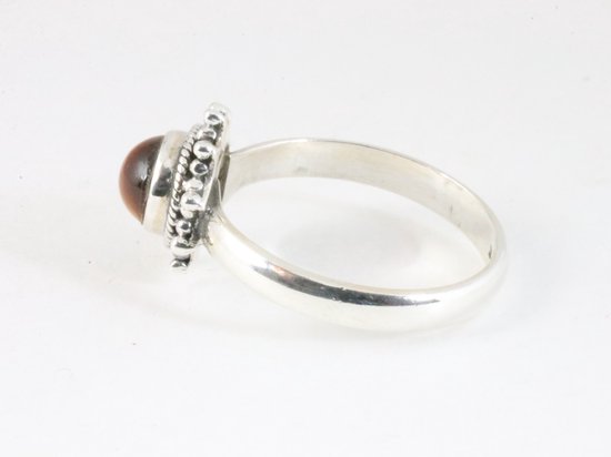 Fijne bewerkte zilveren ring met tijgeroog afbeelding 2