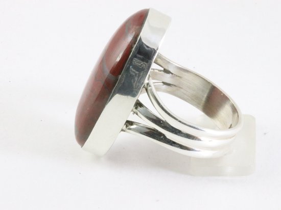 Grote ovale zilveren ring met rode jaspis afbeelding 2