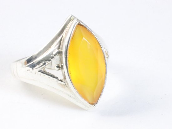 Opengewerkte zilveren ring met gele carneool afbeelding 1