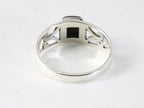 Opengewerkte zilveren ring met onyx afbeelding 3