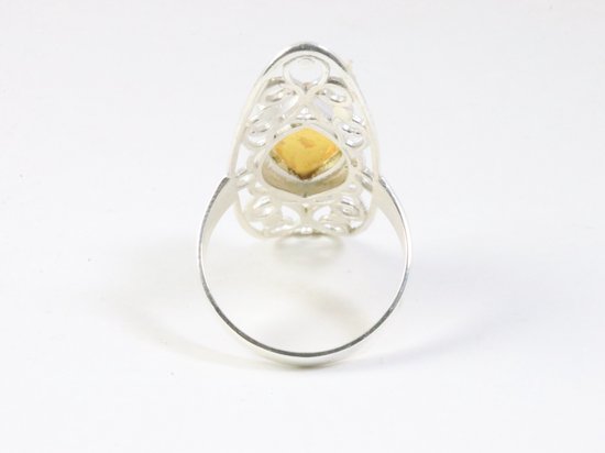 Langwerpige opengewerkte zilveren ring met amber afbeelding 3