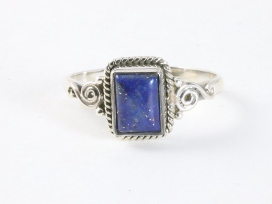 Fijne bewerkte zilveren ring met lapis lazuli afbeelding 4