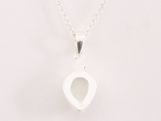 Bewerkte zilveren hanger met regenboog maansteen aan ketting afbeelding 3