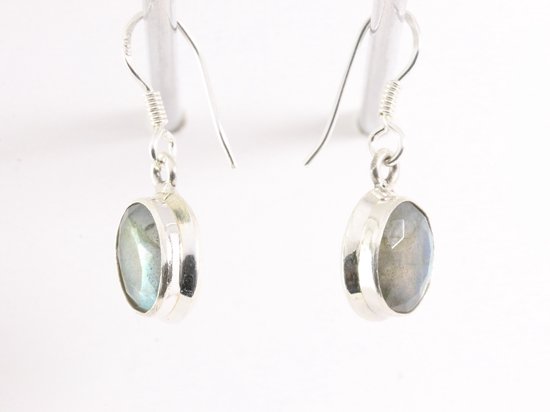Fijne ovale zilveren oorbellen met labradoriet afbeelding 2