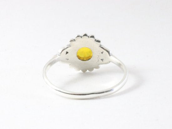 Fijne bewerkte zilveren ring met amber afbeelding 3