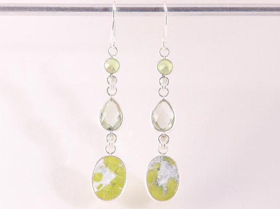 Lange zilveren oorbellen met lizardiet, groene amethist en peridoot afbeelding 3
