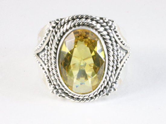 Bewerkte zilveren ring met citrien afbeelding 4