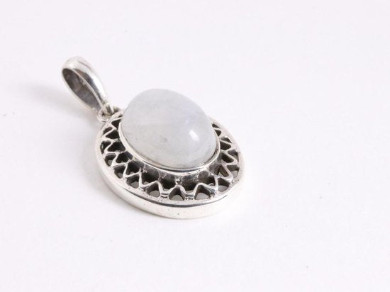 Opengewerkte ovale zilveren hanger met regenboog maansteen afbeelding 2