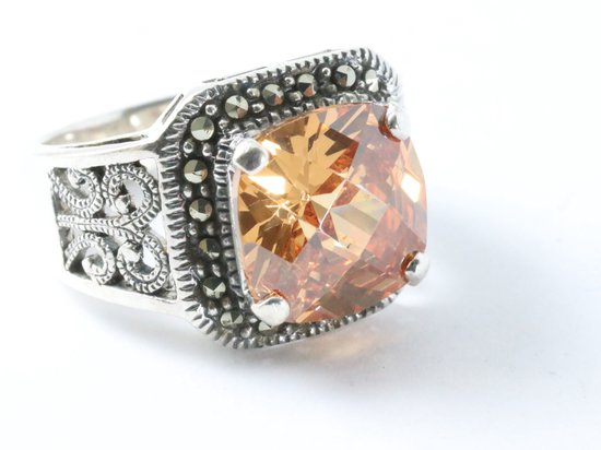 Opengewerkte zilveren ring met citrien en marcasiet afbeelding 1