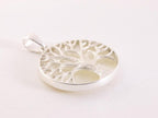 Ronde zilveren hanger met levensboom op parelmoer afbeelding 2