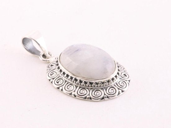 Bewerkte zilveren hanger met regenboog maansteen aan ketting afbeelding 2