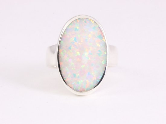 Ovale hoogglans zilveren ring met welo opaal afbeelding 4