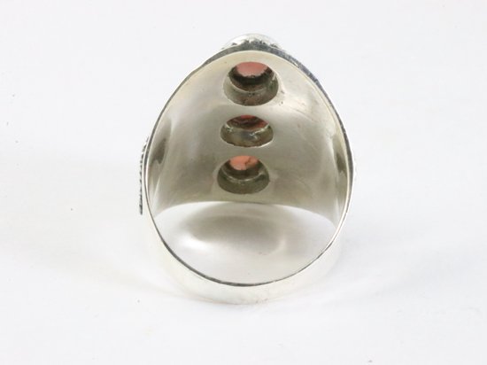 Zware bewerkte zilveren ring met 3 granaat stenen afbeelding 3