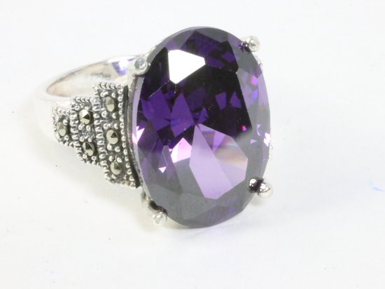 Zware zilveren ring met amethist en marcasiet afbeelding 1