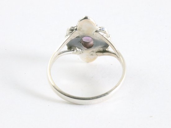 Fijne bewerkte zilveren ring met amethist afbeelding 3