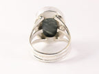 Grote ovale zilveren ring met groene serafiniet afbeelding 3